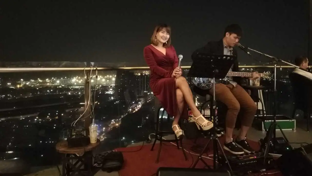 บทความ:ทำไมวงดนตรีงานแต่งงานงานอีเว้นท์จึงราคาสูงกว่านักดนตรีที่เล่นตามร้านอาหาร